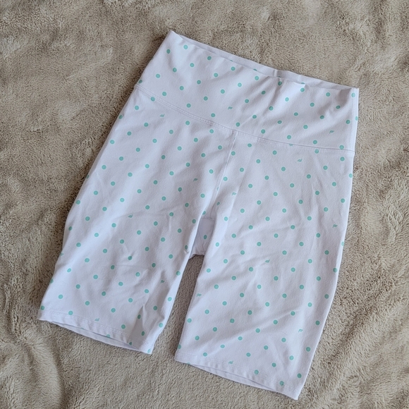 Fabletics Polka-Dot Fabletics Shorts - Picture 1 of 5